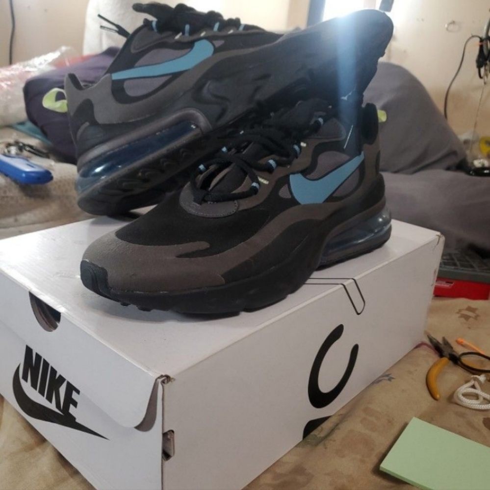Nike 270 react